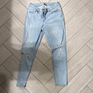 American Eagle Outfitters Light Blue Skinny Jeans